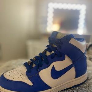SIZE 5 Youth (fits womens 6) lightly worn Nike dunks high!